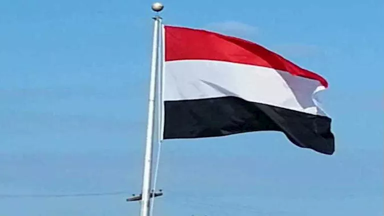 الحكومة اليمنية: لن نسمح بتحويل أراضينا إلى منصة لتهديد الملاحة