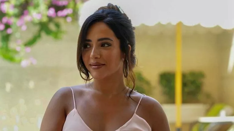 شيري عادل أمام البحر ويارا السكري على الشط .. نجمات الفن يستمتعن بإجاز