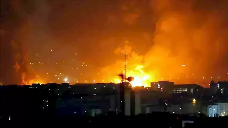 دوي انفجار من جهة البحر في مدينة جاسك جنوبي إيران