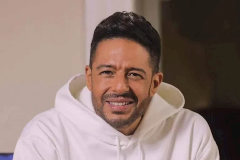 محمد حماقي يواصل استعدادات حفله الضخم في رأس الحكمة