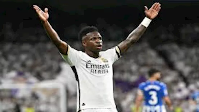مورينيو يعلق على تجديد عقد فينيسيوس مع ريال مدريد