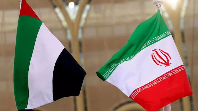 الإمارات تعلن وقف جميع الأعمال مع إيران