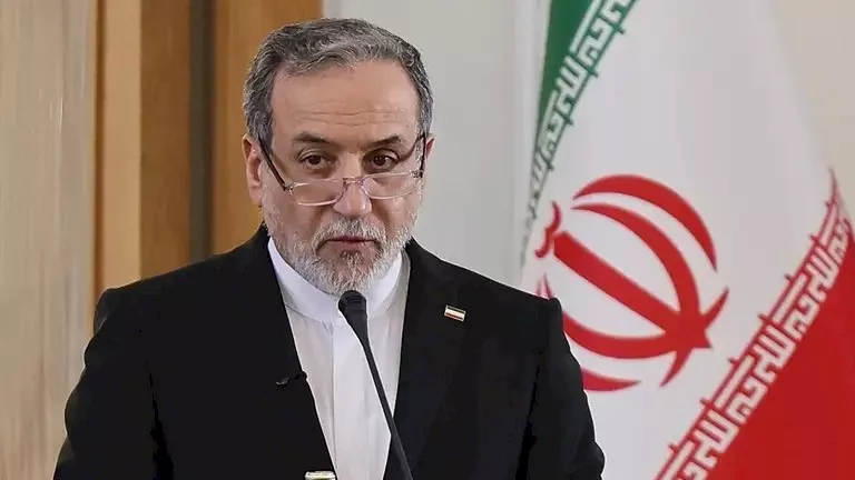 عراقجي: اتفاق إيران وعمان بشأن مسار هرمز الجديد بات قريبا