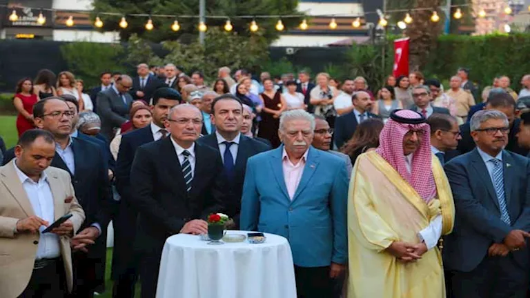 سفارة تركيا بالقاهرة تحتفل بعيد النصر التركي