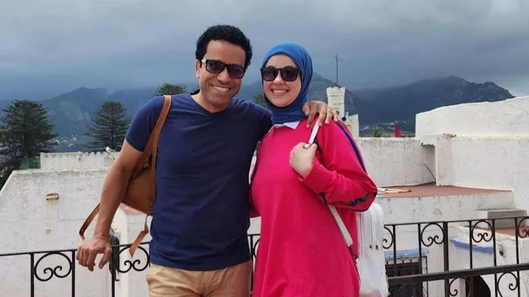 أول تعليق من زوجة سامح حسين على شائعة وفاته: الله يهديكم